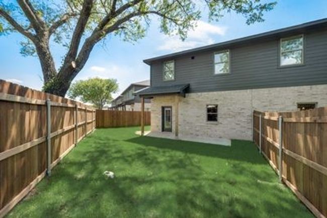 721 N Jefferson St, Townhouse with 3 bedrooms, 3 bathrooms and null parking in Pilot Point TX | Image 13