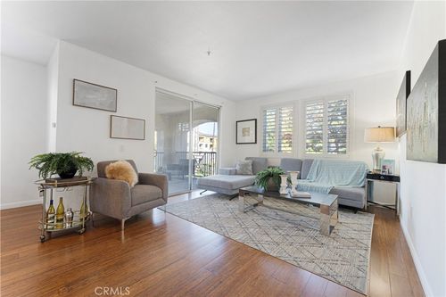 2380 Scholarship, Irvine, CA, 92612-5683 | Card Image