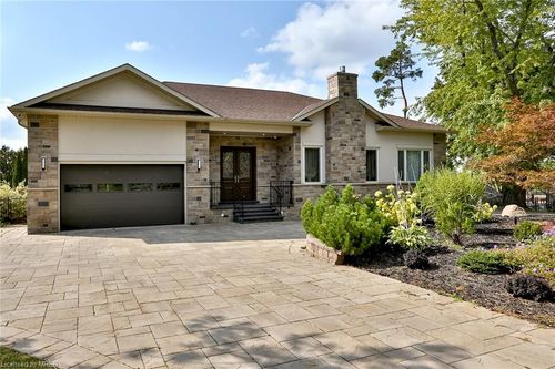 48 Cook Dr, King, ON, L7B0E5 | Card Image