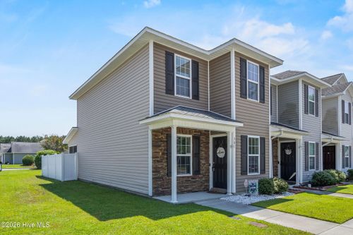 301 Glen Cannon Dr, Jacksonville, NC, 28546-8440 | Card Image