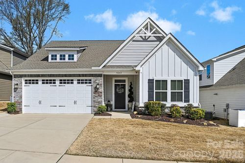 5042 Summer Surprise Ln, Charlotte, NC, 28215-6719 | Card Image