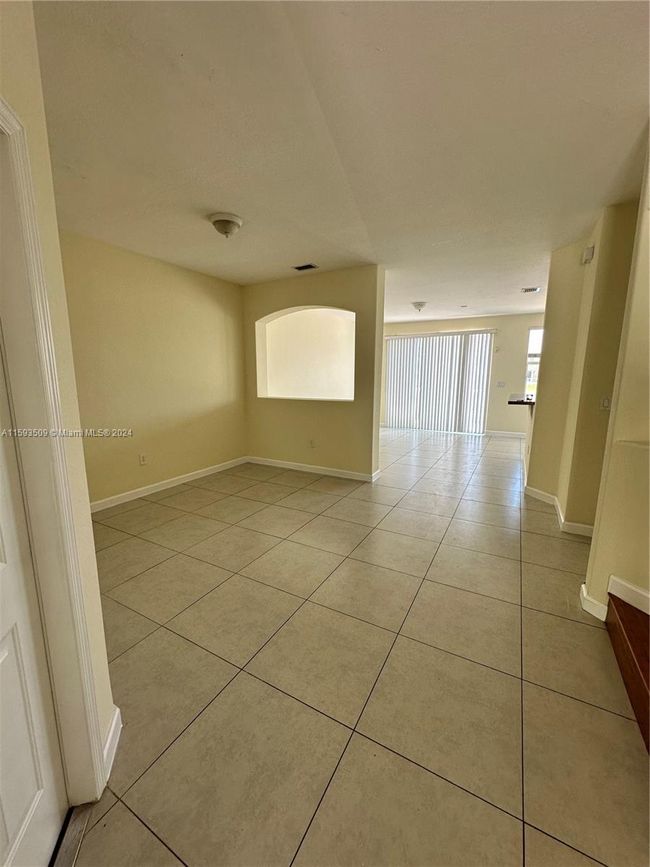 10967 - 10967 Nw 79th St, Townhouse with 4 bedrooms, 2 bathrooms and null parking in Doral FL | Image 19