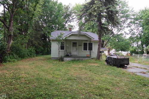21919 Maxine St Street, St Clair Shores, MI, 48080 | Card Image