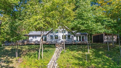 620 W Warren Woods Rd, Galien, MI, 49113-9623 | Card Image