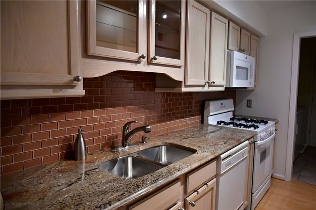 102 Linden Ct, Condo with 3 bedrooms, 3 bathrooms and 2 parking in Seven Fields PA | Image 21