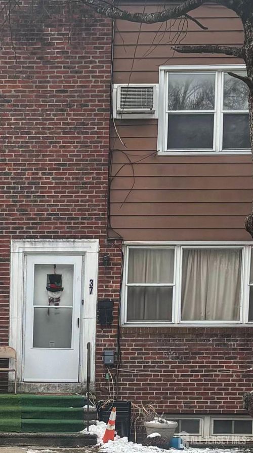 37 Bruce Park Dr, Trenton, NJ, 08618-5109 | Card Image