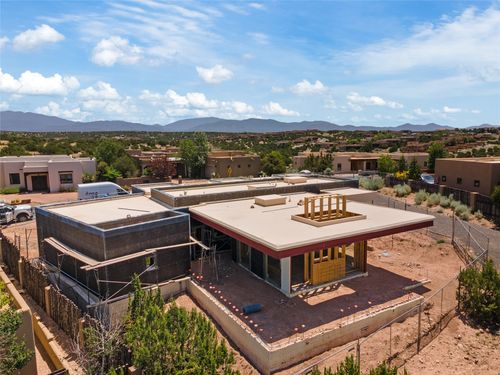 19 Camino Barranca, Santa Fe, NM, 87507-8621 | Card Image