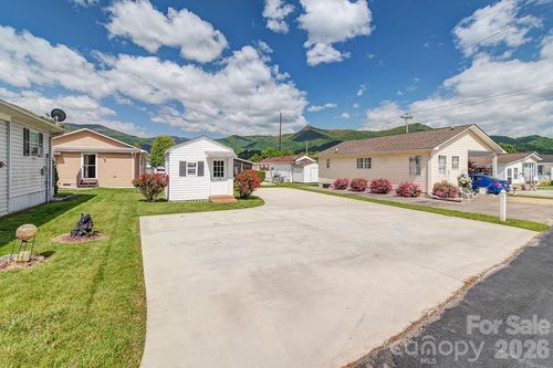 158 Summer Place Dr, Waynesville, NC, 28785-9852 | Card Image