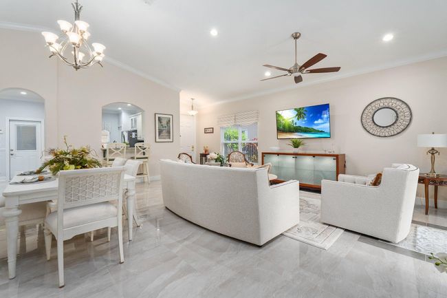 397 Nw Breezy Point Loop, House other with 2 bedrooms, 2 bathrooms and null parking in Port St. Lucie FL | Image 13