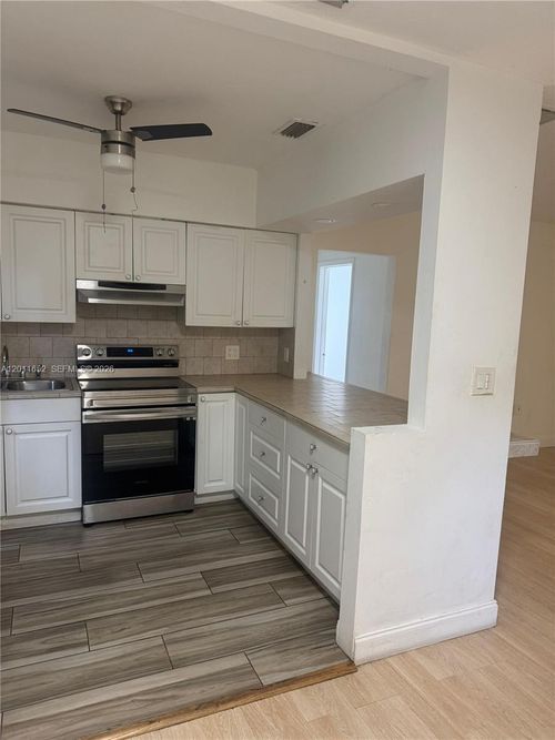 0-411 Nw 106th St, Miami, FL, 33150-1152 | Card Image