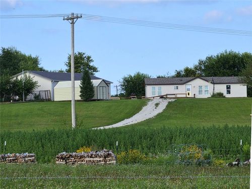 1060 285th St, Tipton, IA, 52772-9225 | Card Image