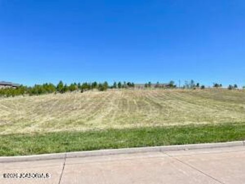 319 Covered Wagon Rd, Jefferson City, MO, 65109-0667 | Card Image