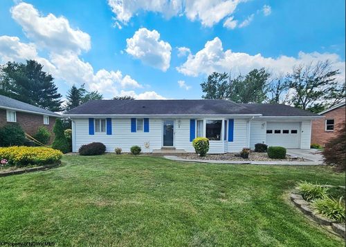 7 Millbrook Rd, Bridgeport, WV, 26330-1019 | Card Image