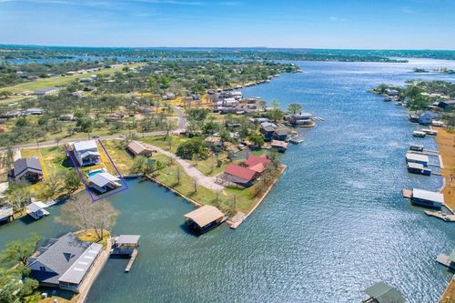208 E Lakeshore Dr, Sunrise Beach, TX, 78643-9361 | Card Image