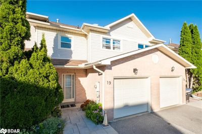 19 - 120 D'ambrosio Dr, Townhouse with 3 bedrooms, 2 bathrooms and 2 parking in Barrie ON | Image 1