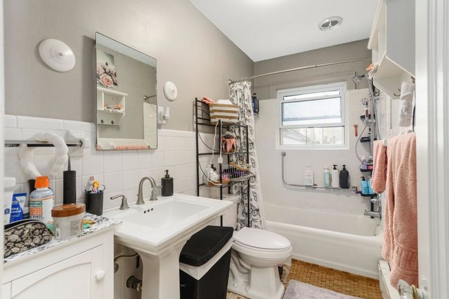 34900 Chestnut St, House other with 4 bedrooms, 3 bathrooms and null parking in Wayne MI | Image 25