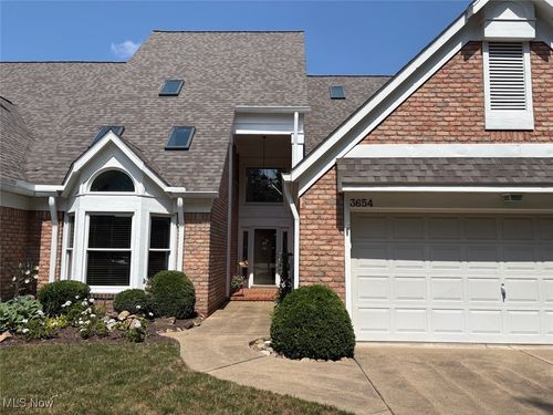 3654 Sparrow Pond Cir, Akron, OH, 44333-1770 | Card Image