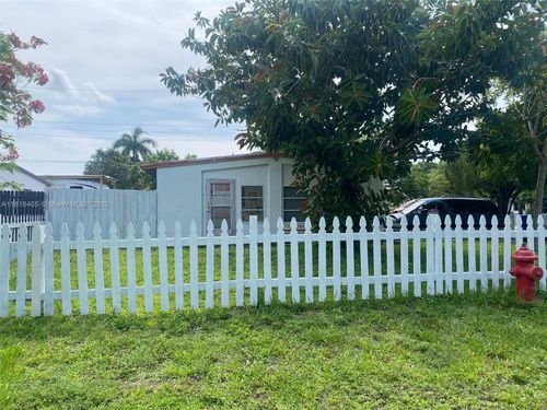 413 Ne 8th St, Pompano Beach, FL, 33060-6236 | Card Image