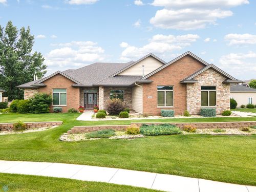 2009 Rose Creek Blvd S, Fargo, ND, 58104-6878 | Card Image