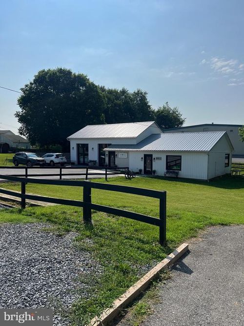 8995 Urbana Church Rd, FREDERICK, MD, 21704-7606 | Card Image