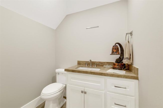 18 Smith Loop N, House other with 4 bedrooms, 5 bathrooms and 2 parking in Cleveland TX | Image 19