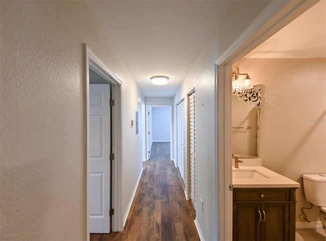 9730 - 9730 Lake Chase Island Way, Condo with 3 bedrooms, 2 bathrooms and null parking in TAMPA FL | Image 32