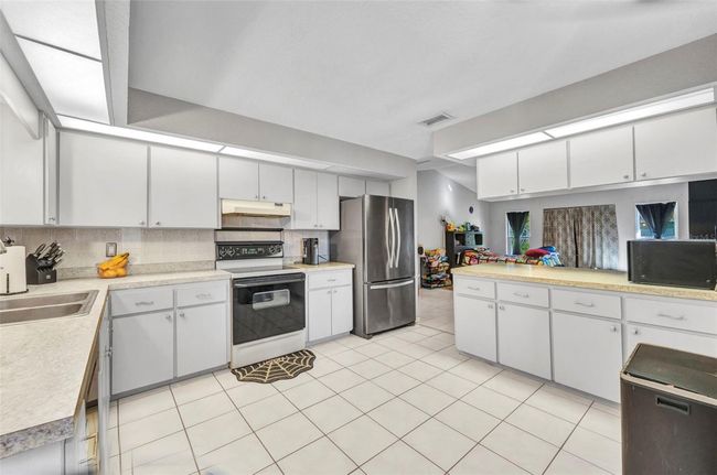 Kitchen | Image 13