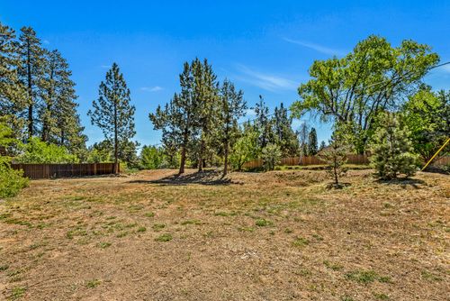 608 Ne 10th St, Bend, OR, 97701-4739 | Card Image
