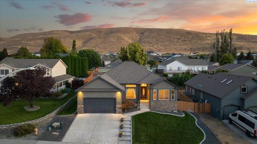 4351 Limestone Ct, Richland, WA, 99352-7811 | Card Image