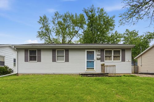 3323 Kimberly Downs Rd, Davenport, IA, 52807-1926 | Card Image