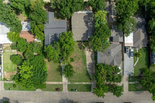 2835 Gladstone Dr, Dallas, TX, 75211-5208 | Card Image