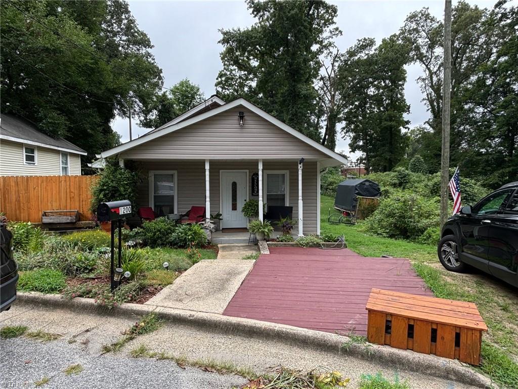 Crawford Ave, High Point, NC 27260