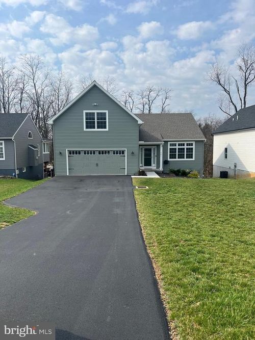 461 Kelker St, Oberlin, PA, 17113-1908 | Card Image