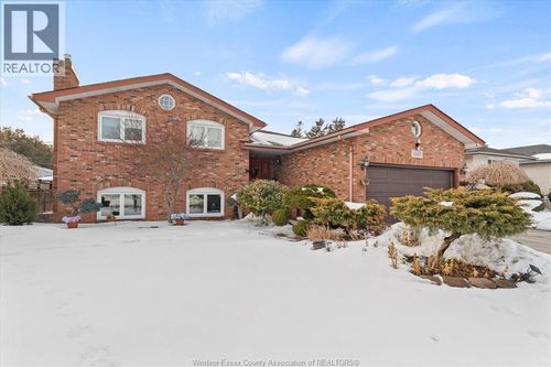 1545 Askin Ave, Windsor, ON, N9B3S1 | Card Image