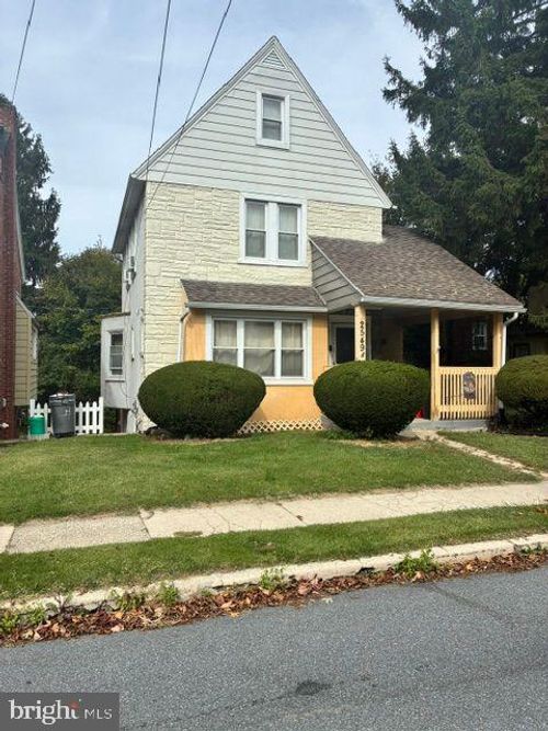 2549 Grant St, READING, PA, 19606-2122 | Card Image