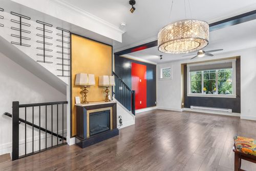 {{alt}} | Card Image