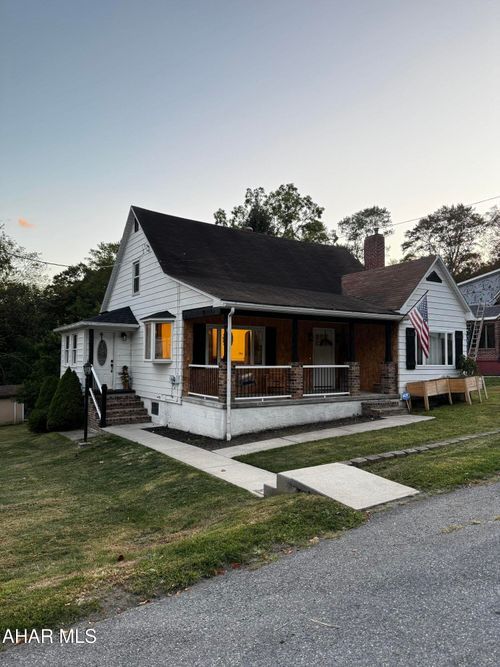 943 Diebert St, Summerhill, PA, 15958-5803 | Card Image