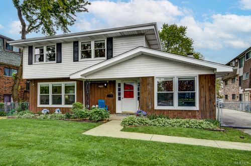 9826 Nottingham Ave, Chicago Ridge, IL, 60415-1010 | Card Image
