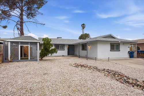 4221 Esmeralda Ave, Las Vegas, NV, 89102-3764 | Card Image