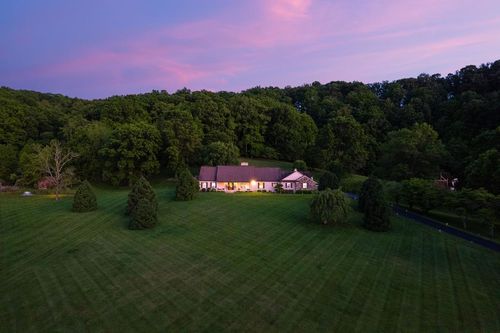 160 Fairway Dr, Abingdon, VA, 24211-3616 | Card Image