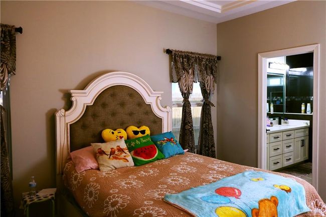 View of bedroom | Image 12