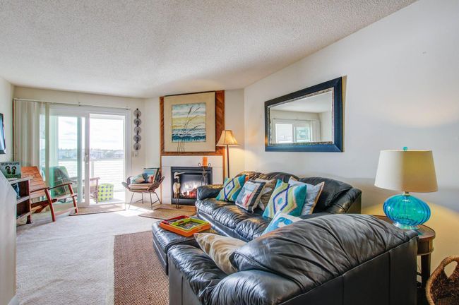 30 MC Living Room | Image 7