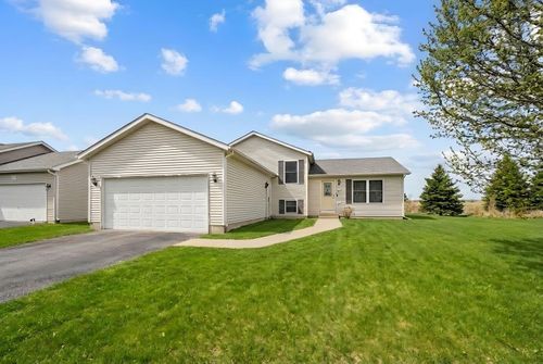 424 N Aspen Dr, Cortland, IL, 60112-4102 | Card Image