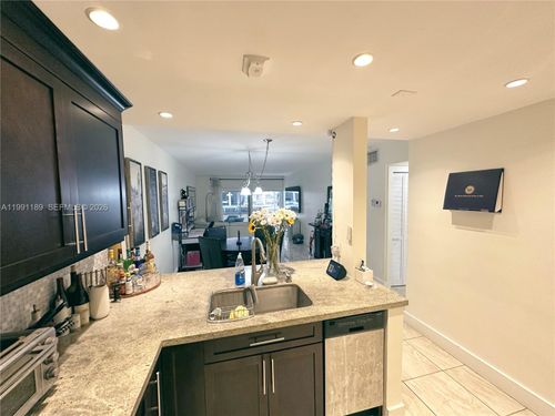 102-450 Paradise Isle Blvd, HALLANDALE BEACH, FL, 33009-5896 | Card Image