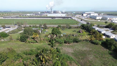 1033 Ne 18th St, Belle Glade, FL, 33430-2207 | Card Image