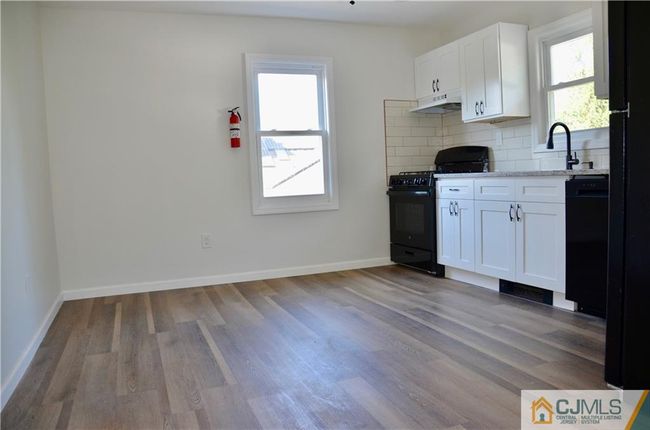 1939 Plainfield Ave, Condo with 2 bedrooms, 1 bathrooms and null parking in South Plainfield NJ | Image 6
