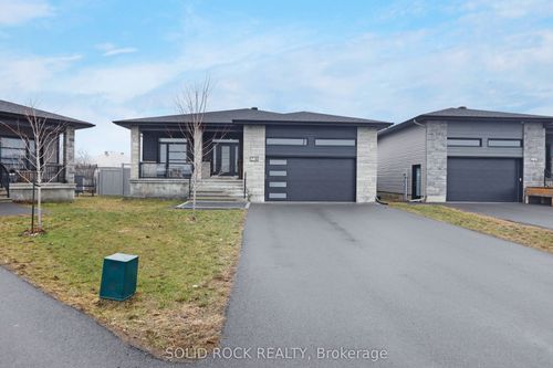 216 Filion Street, Russell, ON, K0A1W0 | Card Image