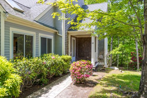 18 Gold Leaf Lane, Mashpee, MA, 02649 | Card Image