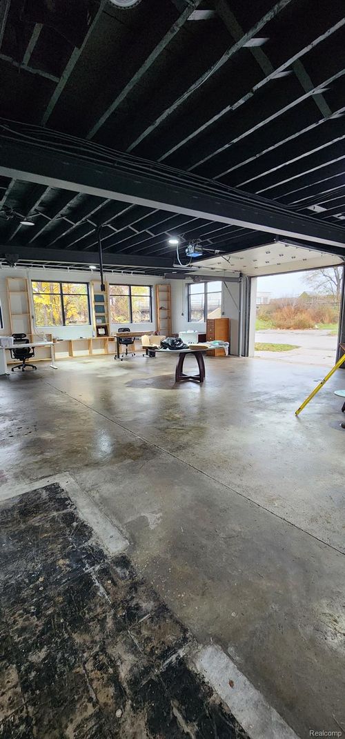 14805 W Warren Ave, Dearborn, MI, 48126-1348 | Card Image