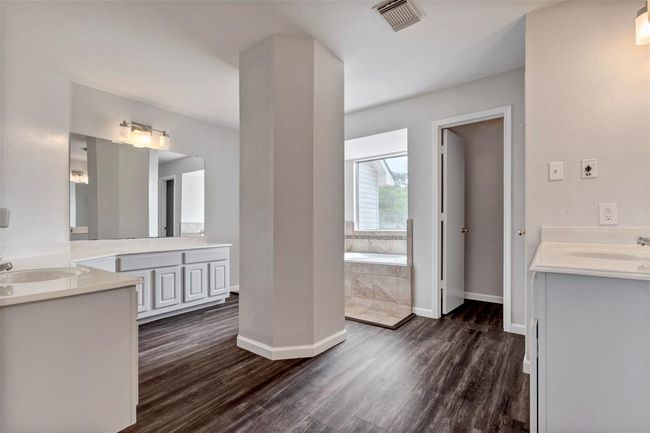 1003 Highland Woods Dr, House other with 4 bedrooms, 3 bathrooms and 2 parking in Highlands TX | Image 22